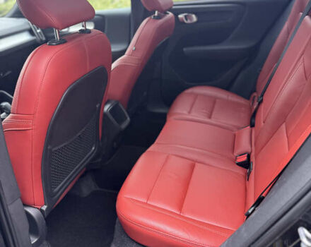 Белый Вольво XC40, объемом двигателя 1.97 л и пробегом 73 тыс. км за 21500 $, фото 17 на Automoto.ua