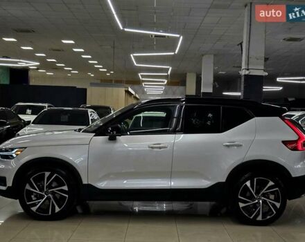 Белый Вольво XC40, объемом двигателя 1.97 л и пробегом 70 тыс. км за 20999 $, фото 7 на Automoto.ua