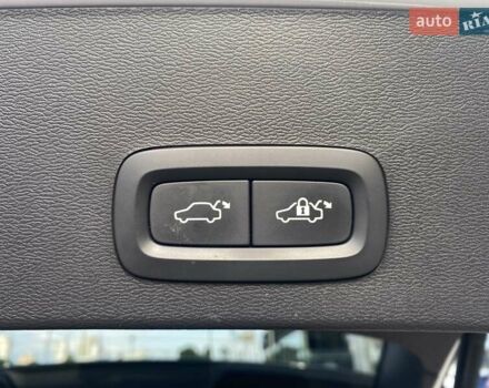 Белый Вольво XC40, объемом двигателя 1.97 л и пробегом 50 тыс. км за 35814 $, фото 8 на Automoto.ua