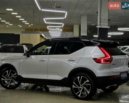 Білий Вольво XC40, об'ємом двигуна 1.97 л та пробігом 70 тис. км за 20999 $, фото 6 на Automoto.ua