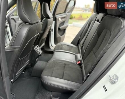 Білий Вольво XC40, об'ємом двигуна 1.97 л та пробігом 78 тис. км за 25800 $, фото 28 на Automoto.ua