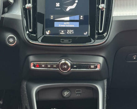 Белый Вольво XC40, объемом двигателя 1.97 л и пробегом 73 тыс. км за 21500 $, фото 20 на Automoto.ua