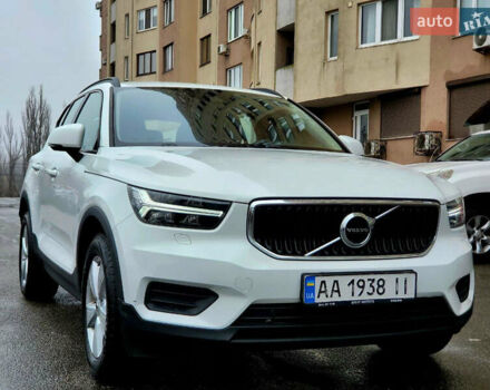 Белый Вольво XC40, объемом двигателя 1.97 л и пробегом 130 тыс. км за 24999 $, фото 1 на Automoto.ua
