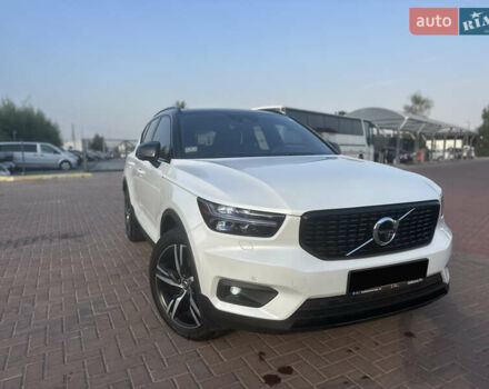 Белый Вольво XC40, объемом двигателя 1.97 л и пробегом 114 тыс. км за 25300 $, фото 1 на Automoto.ua