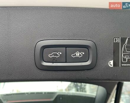 Белый Вольво XC40, объемом двигателя 1.97 л и пробегом 122 тыс. км за 28528 $, фото 15 на Automoto.ua