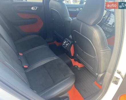 Белый Вольво XC40, объемом двигателя 1.97 л и пробегом 50 тыс. км за 35814 $, фото 18 на Automoto.ua