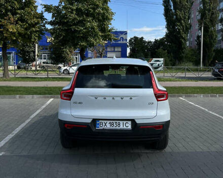 Белый Вольво XC40, объемом двигателя 1.97 л и пробегом 245 тыс. км за 27600 $, фото 6 на Automoto.ua