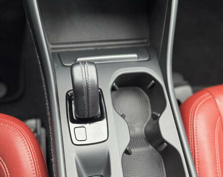 Белый Вольво XC40, объемом двигателя 1.97 л и пробегом 73 тыс. км за 21500 $, фото 29 на Automoto.ua