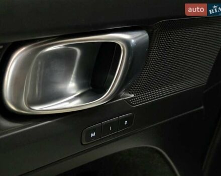 Білий Вольво XC40, об'ємом двигуна 1.97 л та пробігом 70 тис. км за 20999 $, фото 10 на Automoto.ua