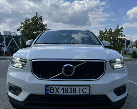 Белый Вольво XC40, объемом двигателя 1.97 л и пробегом 245 тыс. км за 27600 $, фото 1 на Automoto.ua