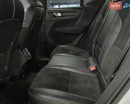 Білий Вольво XC40, об'ємом двигуна 1.97 л та пробігом 70 тис. км за 20999 $, фото 23 на Automoto.ua