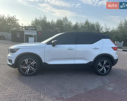 Белый Вольво XC40, объемом двигателя 1.97 л и пробегом 114 тыс. км за 25300 $, фото 6 на Automoto.ua