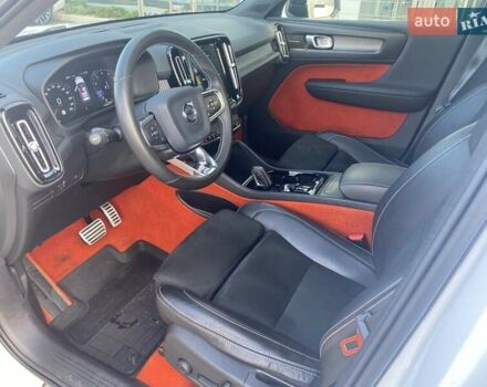 Белый Вольво XC40, объемом двигателя 1.97 л и пробегом 50 тыс. км за 35814 $, фото 13 на Automoto.ua