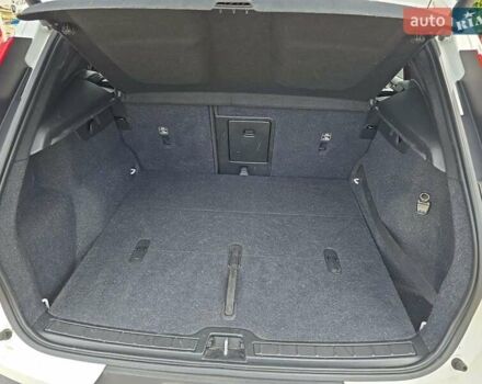 Белый Вольво XC40, объемом двигателя 1.97 л и пробегом 80 тыс. км за 19999 $, фото 11 на Automoto.ua