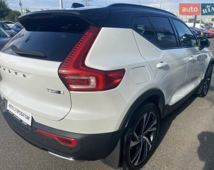 Белый Вольво XC40, объемом двигателя 1.97 л и пробегом 50 тыс. км за 35814 $, фото 5 на Automoto.ua