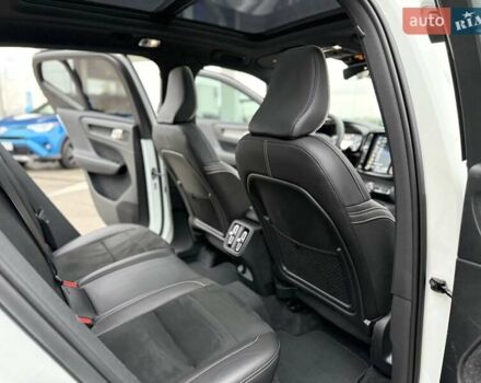 Білий Вольво XC40, об'ємом двигуна 1.97 л та пробігом 78 тис. км за 25800 $, фото 32 на Automoto.ua