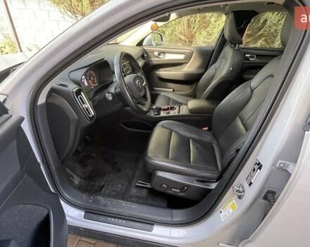 Белый Вольво XC40, объемом двигателя 1.97 л и пробегом 63 тыс. км за 29100 $, фото 16 на Automoto.ua