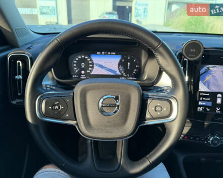 Белый Вольво XC40, объемом двигателя 1.97 л и пробегом 103 тыс. км за 33900 $, фото 5 на Automoto.ua