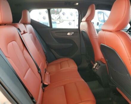 Белый Вольво XC40, объемом двигателя 2 л и пробегом 94 тыс. км за 14400 $, фото 10 на Automoto.ua