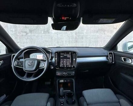Белый Вольво XC40, объемом двигателя 1.97 л и пробегом 95 тыс. км за 27000 $, фото 25 на Automoto.ua