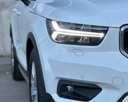 Белый Вольво XC40, объемом двигателя 1.97 л и пробегом 95 тыс. км за 27000 $, фото 9 на Automoto.ua