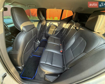 Белый Вольво XC40, объемом двигателя 1.97 л и пробегом 103 тыс. км за 33900 $, фото 9 на Automoto.ua