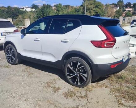 Вольво XC40 2020 в Днепре (Днепропетровске) на Automoto.ua Белый Вольво XC40, объемом двигателя 1.97 л и пробегом 3 тыс. км за 34000 $, фото 2 на Automoto.ua