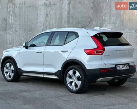 Белый Вольво XC40, объемом двигателя 1.97 л и пробегом 95 тыс. км за 27000 $, фото 6 на Automoto.ua