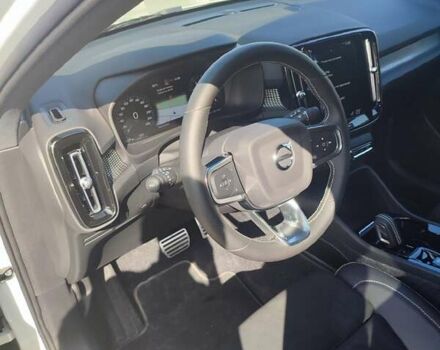 Вольво XC40 2020 в Днепре (Днепропетровске) на Automoto.ua Белый Вольво XC40, объемом двигателя 1.97 л и пробегом 3 тыс. км за 34000 $, фото 7 на Automoto.ua