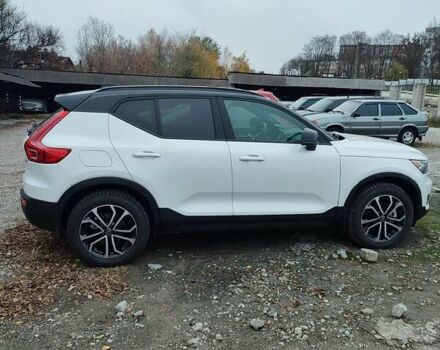 Вольво XC40 2020 в Днепре (Днепропетровске) на Automoto.ua Белый Вольво XC40, объемом двигателя 1.97 л и пробегом 3 тыс. км за 34000 $, фото 25 на Automoto.ua