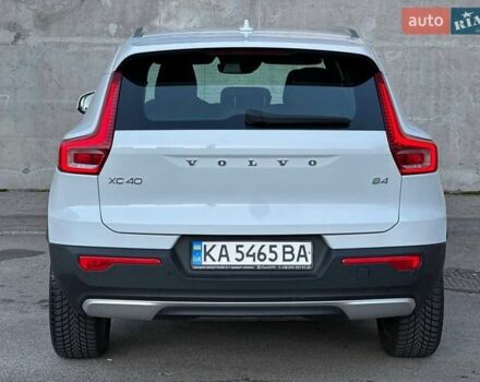 Белый Вольво XC40, объемом двигателя 1.97 л и пробегом 95 тыс. км за 27000 $, фото 7 на Automoto.ua