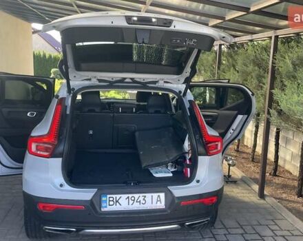 Белый Вольво XC40, объемом двигателя 1.97 л и пробегом 63 тыс. км за 29100 $, фото 23 на Automoto.ua