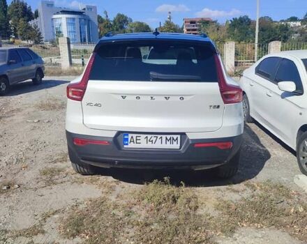 Вольво XC40 2020 в Днепре (Днепропетровске) на Automoto.ua Белый Вольво XC40, объемом двигателя 1.97 л и пробегом 3 тыс. км за 34000 $, фото 4 на Automoto.ua