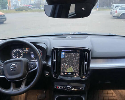 Білий Вольво XC40, об'ємом двигуна 1.97 л та пробігом 33 тис. км за 29000 $, фото 26 на Automoto.ua