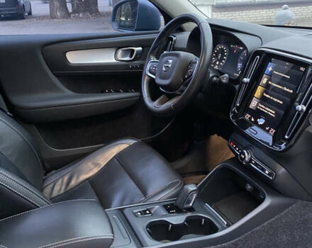Білий Вольво XC40, об'ємом двигуна 1.97 л та пробігом 33 тис. км за 29000 $, фото 33 на Automoto.ua
