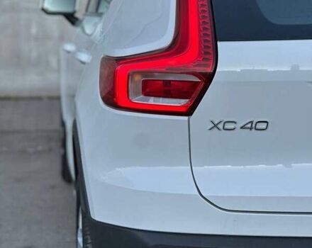Белый Вольво XC40, объемом двигателя 1.97 л и пробегом 95 тыс. км за 27000 $, фото 11 на Automoto.ua