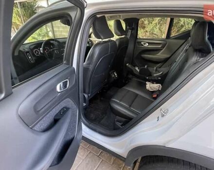 Белый Вольво XC40, объемом двигателя 1.97 л и пробегом 63 тыс. км за 29100 $, фото 19 на Automoto.ua