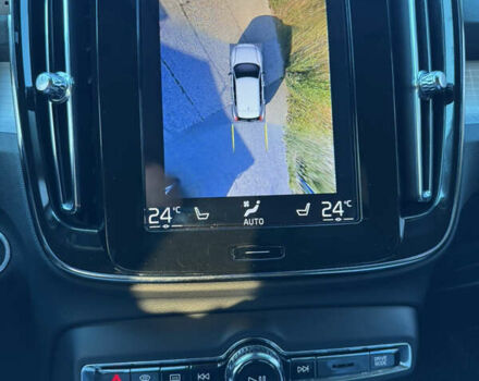 Белый Вольво XC40, объемом двигателя 1.97 л и пробегом 103 тыс. км за 33900 $, фото 6 на Automoto.ua