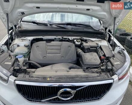 Белый Вольво XC40, объемом двигателя 1.48 л и пробегом 83 тыс. км за 30000 $, фото 17 на Automoto.ua