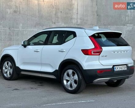 Белый Вольво XC40, объемом двигателя 1.97 л и пробегом 95 тыс. км за 27000 $, фото 13 на Automoto.ua
