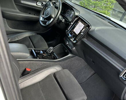 Белый Вольво XC40, объемом двигателя 1.5 л и пробегом 50 тыс. км за 34900 $, фото 44 на Automoto.ua