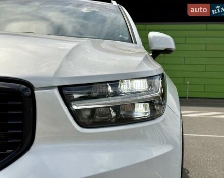 Білий Вольво XC40, об'ємом двигуна 1.97 л та пробігом 36 тис. км за 25999 $, фото 8 на Automoto.ua