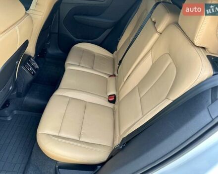 Білий Вольво XC40, об'ємом двигуна 1.97 л та пробігом 36 тис. км за 25999 $, фото 36 на Automoto.ua