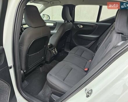 Білий Вольво XC40, об'ємом двигуна 1.48 л та пробігом 69 тис. км за 29200 $, фото 71 на Automoto.ua