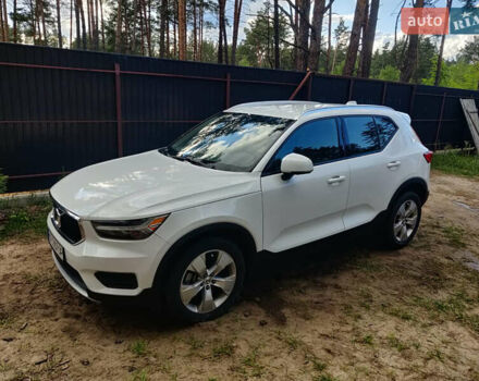 Білий Вольво XC40, об'ємом двигуна 1.97 л та пробігом 67 тис. км за 26300 $, фото 8 на Automoto.ua