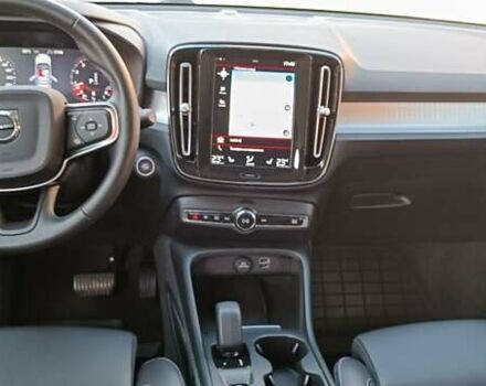 Білий Вольво XC40, об'ємом двигуна 1.97 л та пробігом 44 тис. км за 36900 $, фото 17 на Automoto.ua