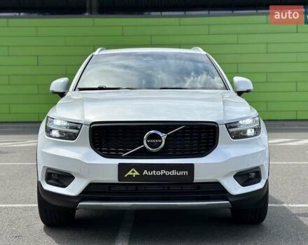 Білий Вольво XC40, об'ємом двигуна 1.97 л та пробігом 36 тис. км за 25999 $, фото 2 на Automoto.ua