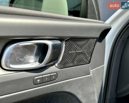 Білий Вольво XC40, об'ємом двигуна 1.97 л та пробігом 36 тис. км за 25999 $, фото 19 на Automoto.ua