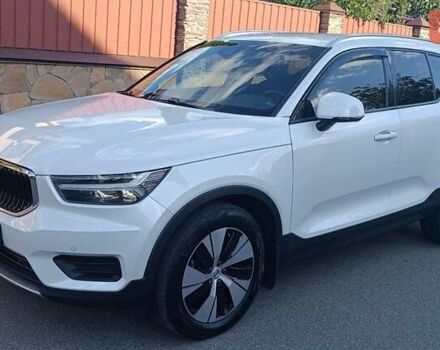 Білий Вольво XC40, об'ємом двигуна 1.97 л та пробігом 44 тис. км за 36900 $, фото 10 на Automoto.ua