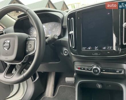 Белый Вольво XC40, объемом двигателя 1.48 л и пробегом 72 тыс. км за 28500 $, фото 14 на Automoto.ua